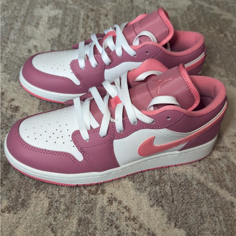 Air Jordan 1 Low "Desert Berry"